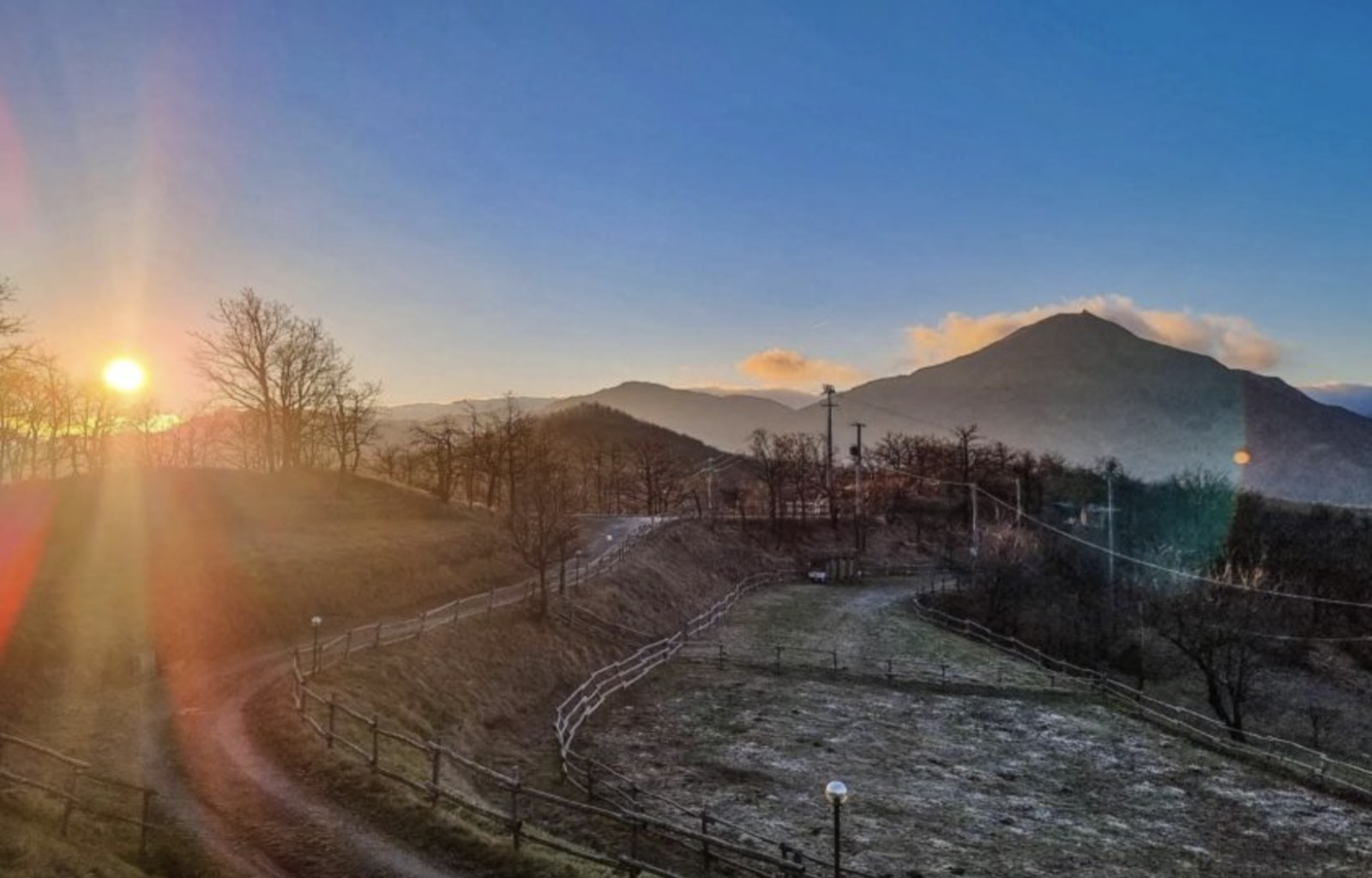 Pian della Castagna – sala luminosa con vista aperta sulle colline